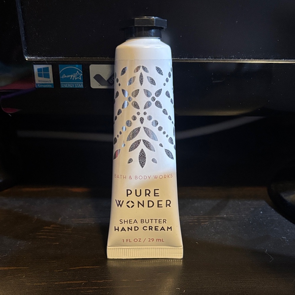 Bath & Body Works Pure Wonder Shea Butter Hand Cream - Black and White